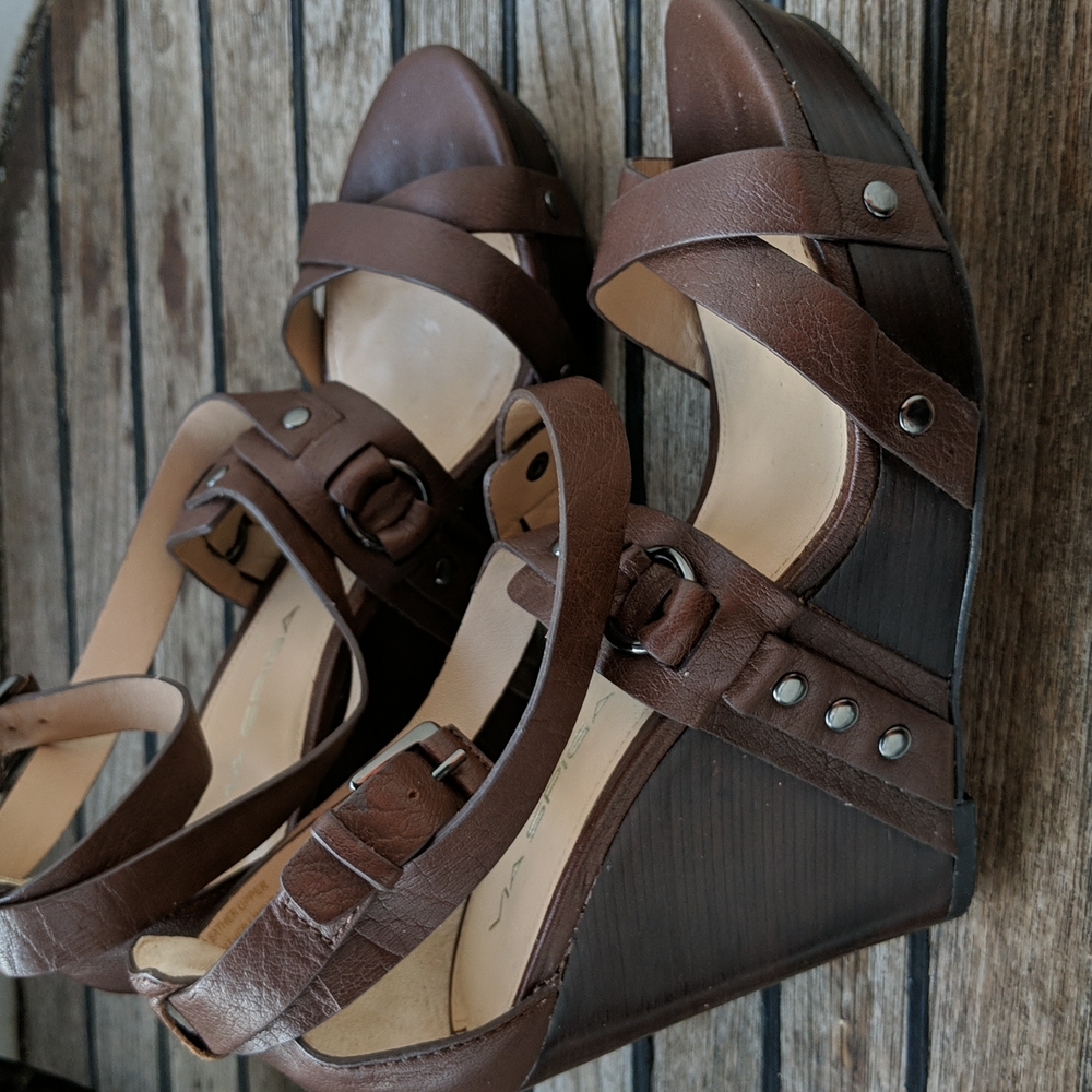 Via Spiga platforms